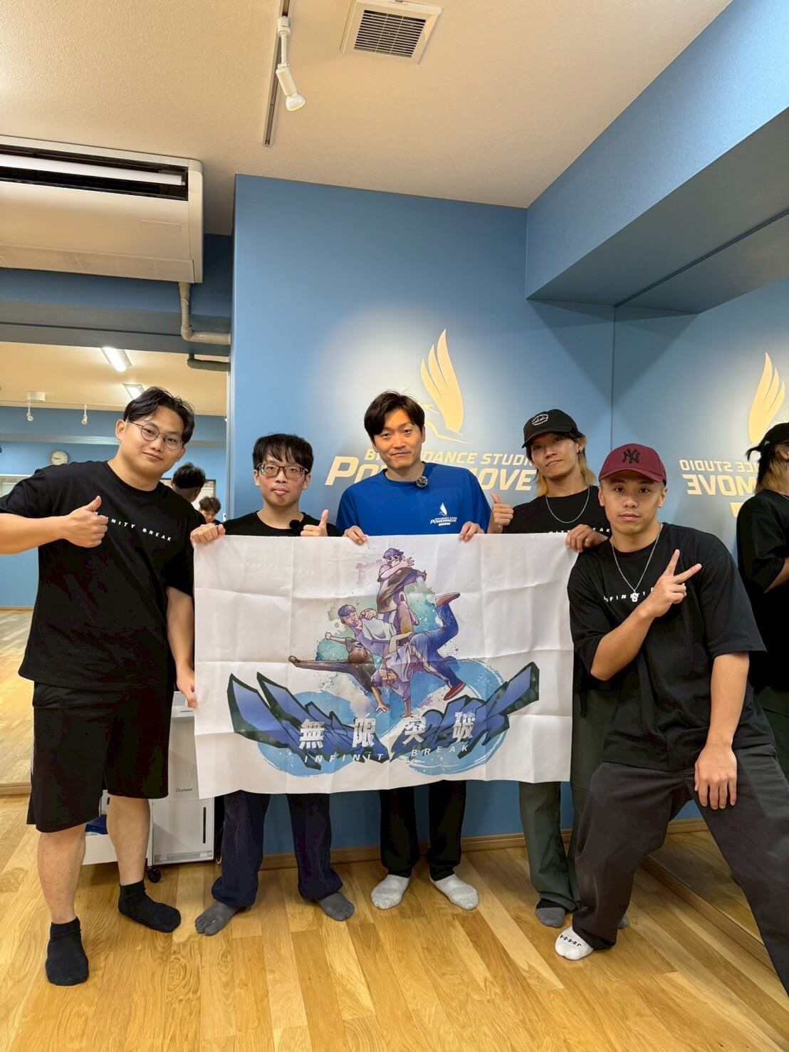 團隊獲獎或慶祝照片